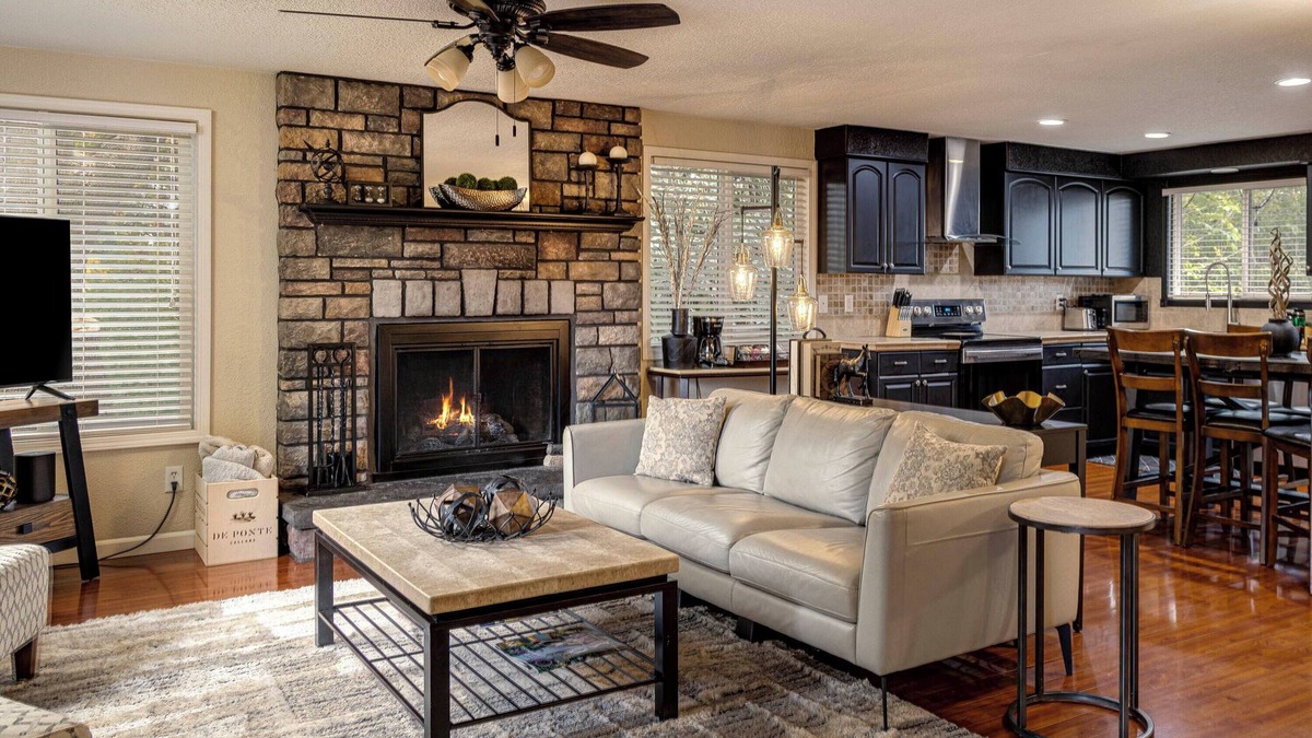Dayton House | Steps to wine, food, & park, with private backyard