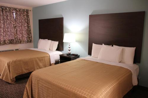 Niagara Falls Hotel | Sterling Inn near IAG Airport