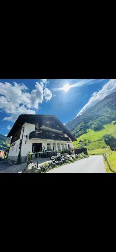 Elm Bed & Breakfast | Sternen B&B & Italienisches Restaurant