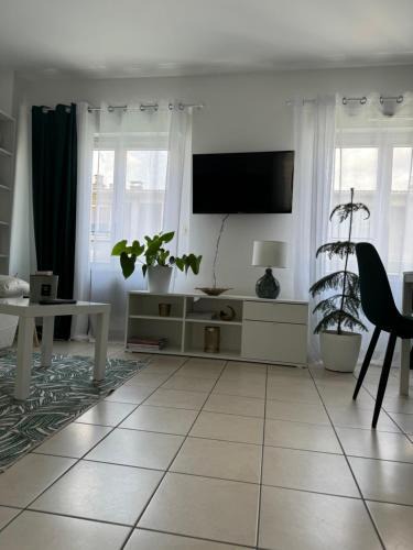 Les Pavillons-sous-Bois Apartment | Stet Teodora