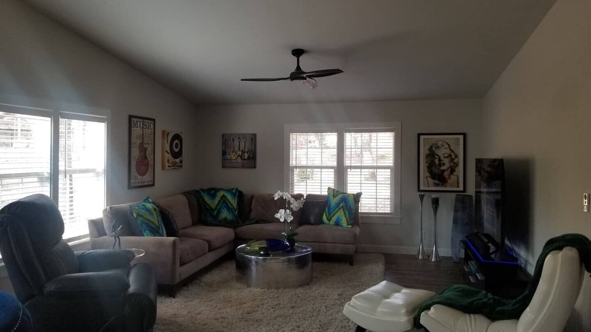 Kingston House | Stevie B's Texoma Retreat