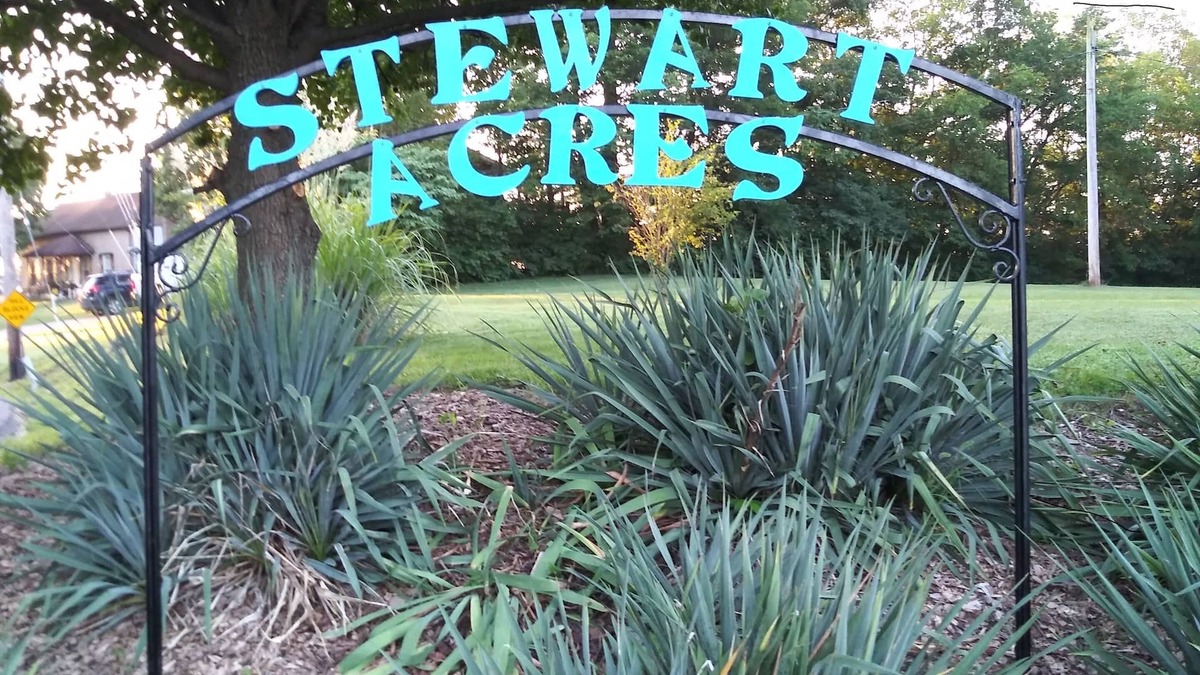 Arnold Apartment | Stewart Acres."Big City Close, w/Big Country Charm"