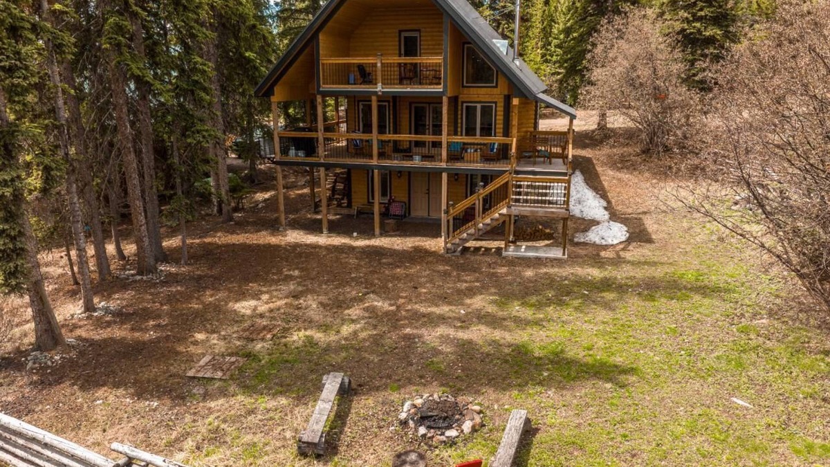 Logan Lake Cabin | Stewart Family Cabin by Face Lake