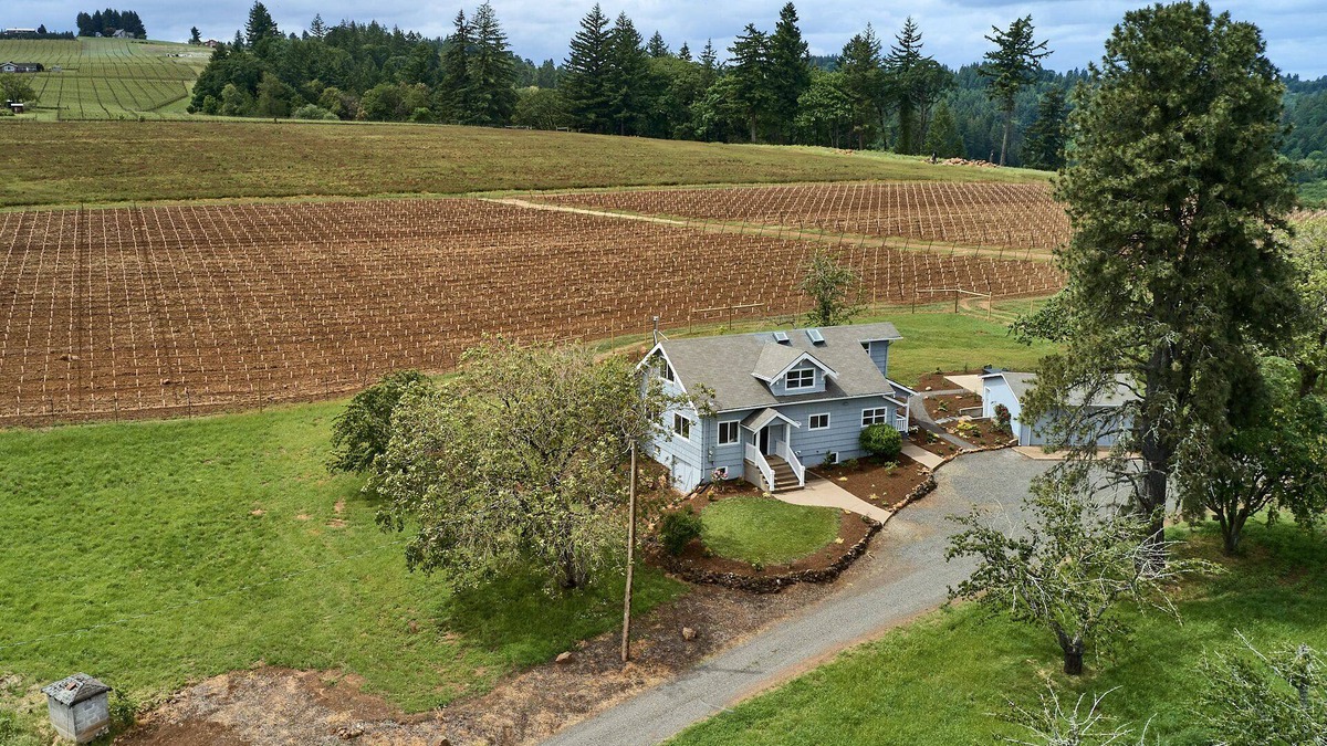 Amity Other | Stiling Vineyards~ A 3 bed/3 bath Luxury Farmhouse