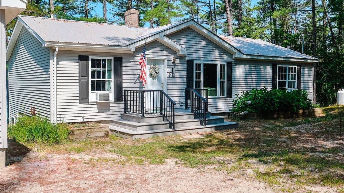 Denmark House | Still waters on Long Pond