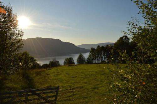 Valsoybotn House | Stille og fredelig ved fjord og fjell