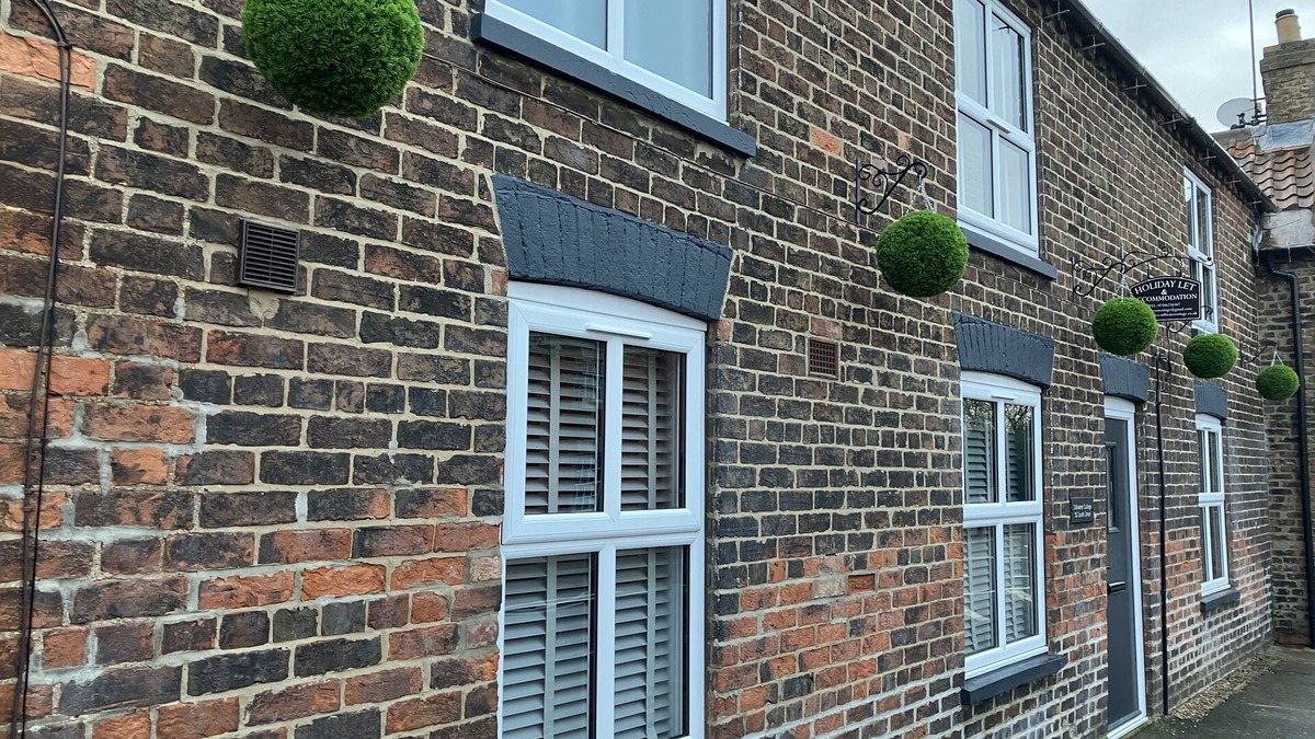 Leven Cottage | STILLWATER COTTAGE, pet friendly in Leven Near Beverley