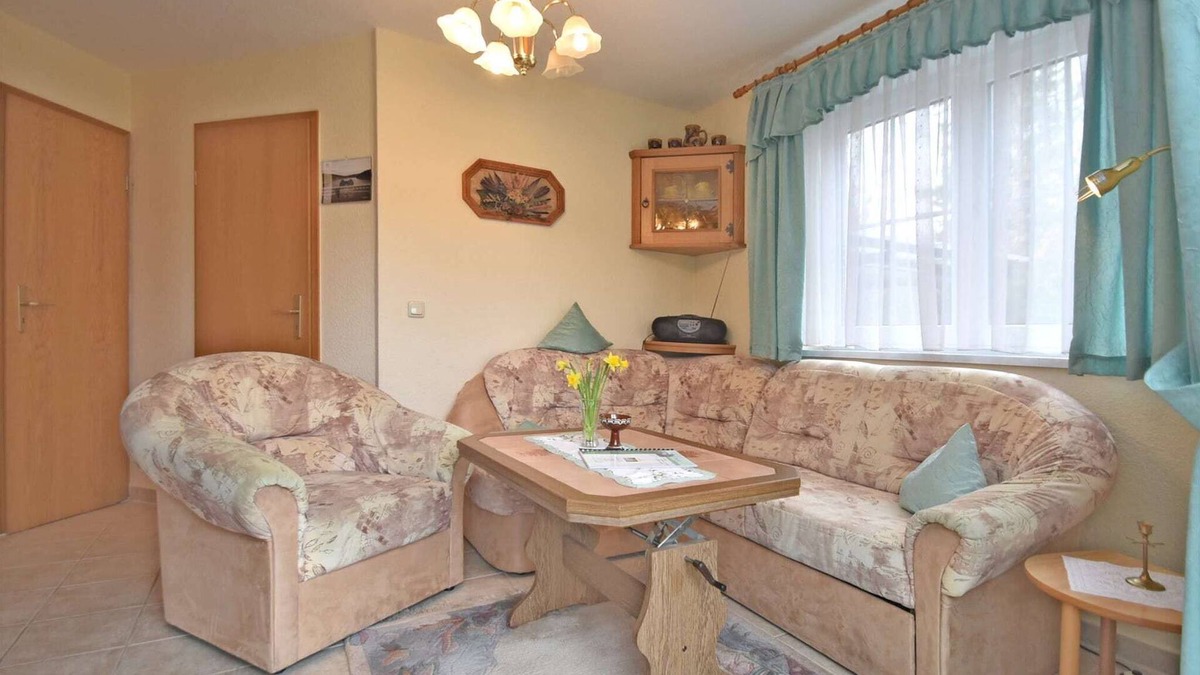 Schwarzenbrunn Apartment | Stilvolle Ferienwohnung im Vogtland mit Terrasse