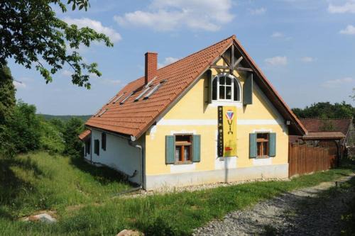 Felsoszolnok House | Stilvolles Landhaus im Dreiländereck