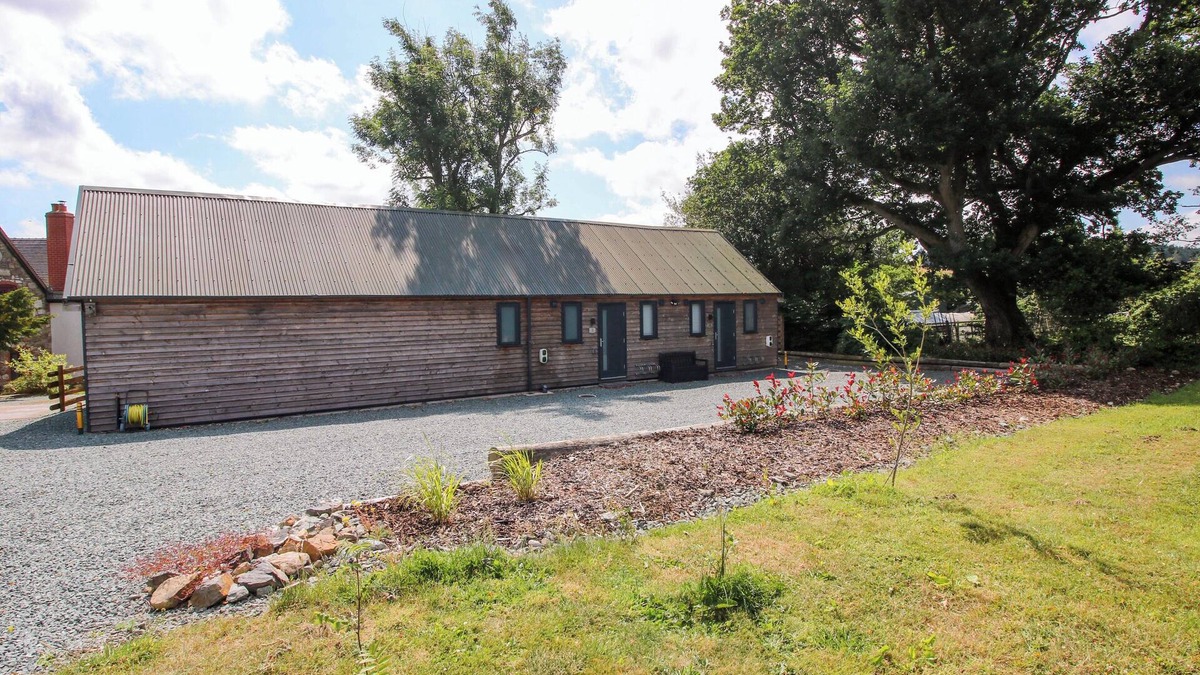Bromlow Cottage | STIPER VIEW BARN 2, family friendly, with a garden in Gravels Bank