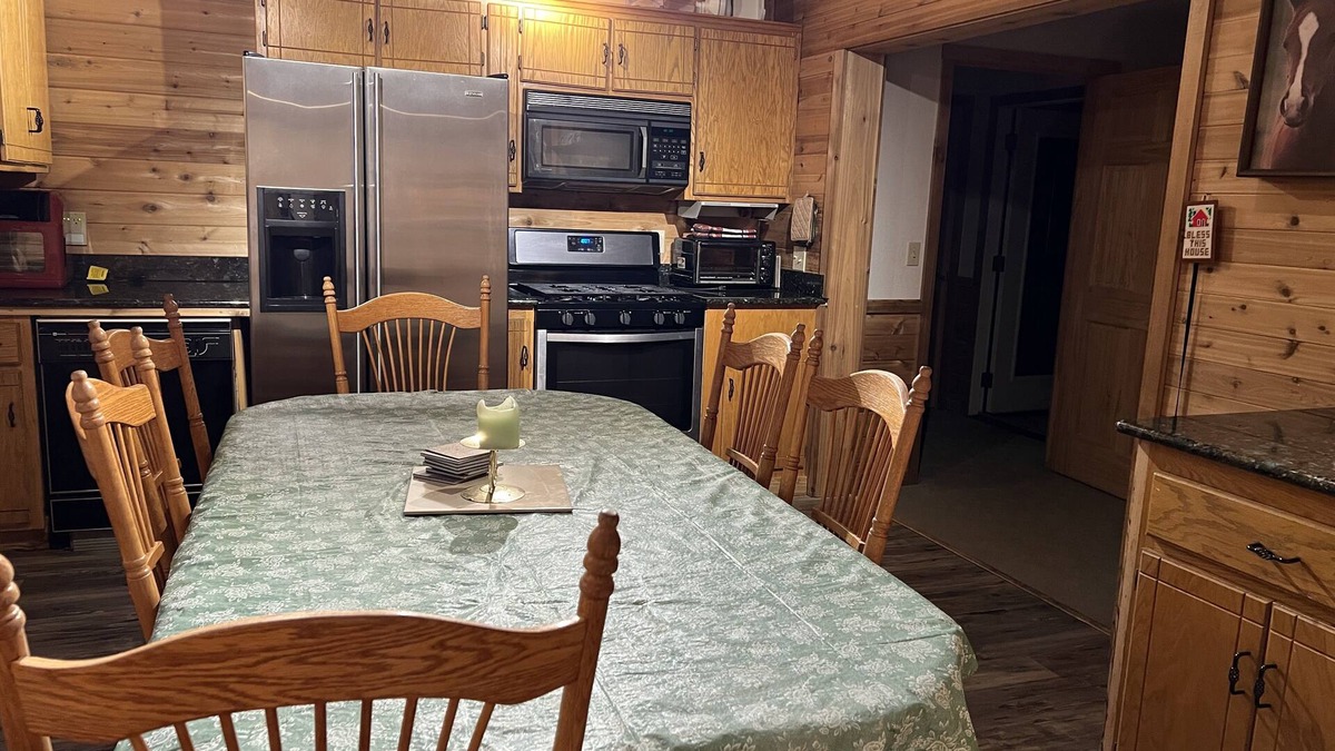 Clearwater House | Stirling's - Farm stay hosted by Diane. Dogs and chickens on the property