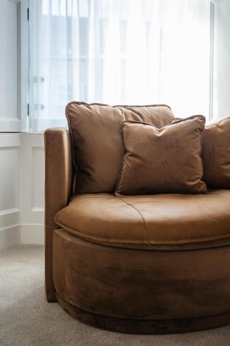 Dalavich Apartment | Stirling Townhouse Apartment Top