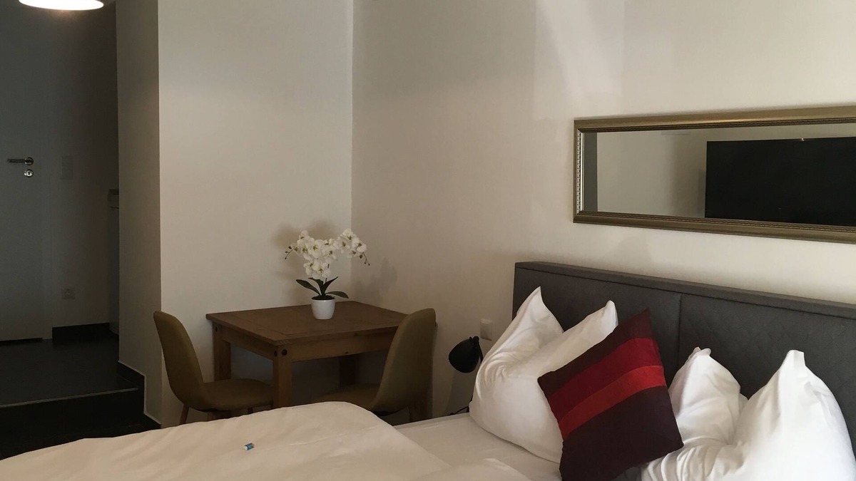 Roßau Apartment | Stock Exchange Apartment