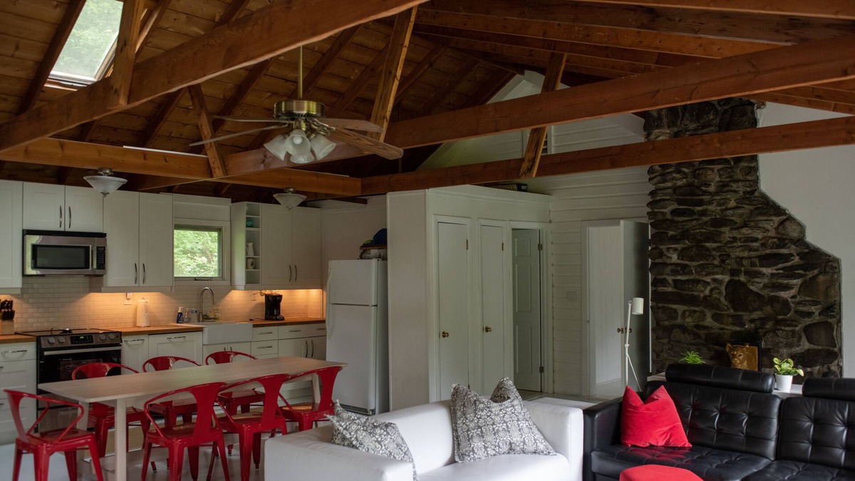 Glendale Cottage | Stockbridge Cottage minutes from downtown Lenox
