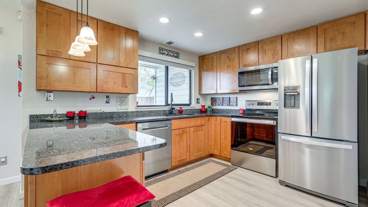 Stockton House | Stockton Vacation Rental Near Arena + Hospitals!