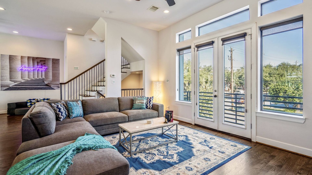 East Downtown Houston Apartment | Stoic Sanctuary @ East Downtown