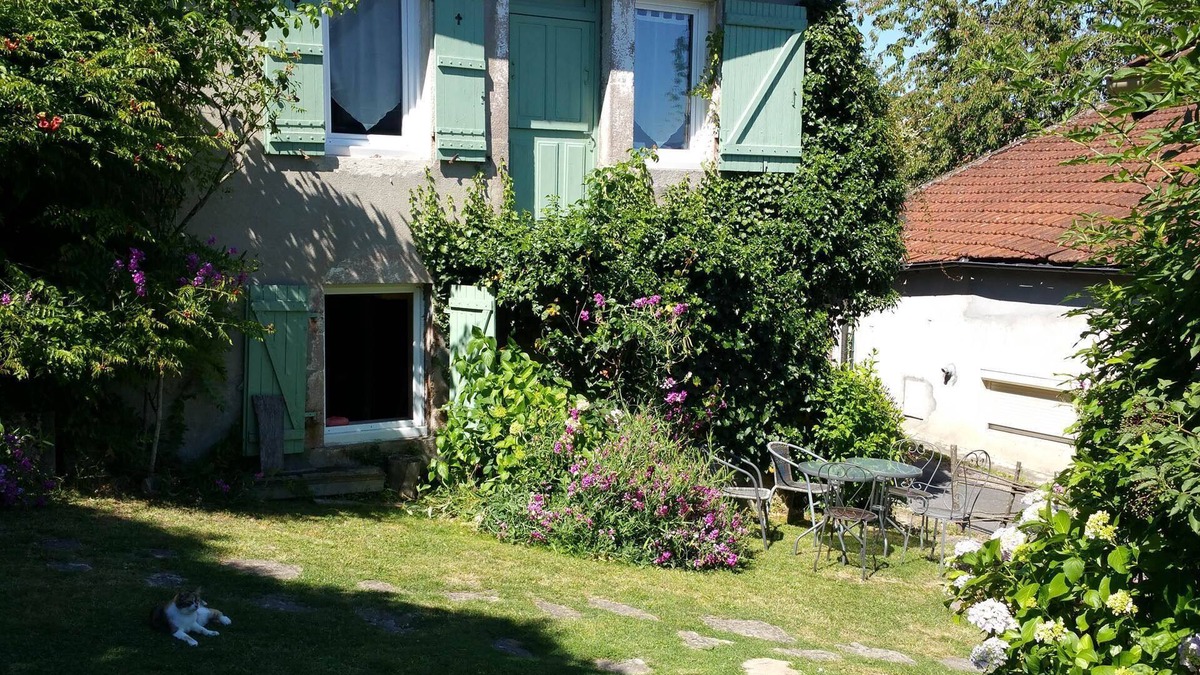 Broye House | Stone and Wood Bed and Breakfast