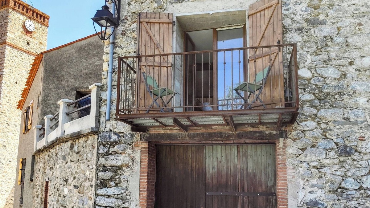 Campome House | Stone barn in Catalan village with river. Mountains & beaches. 3 Star rating