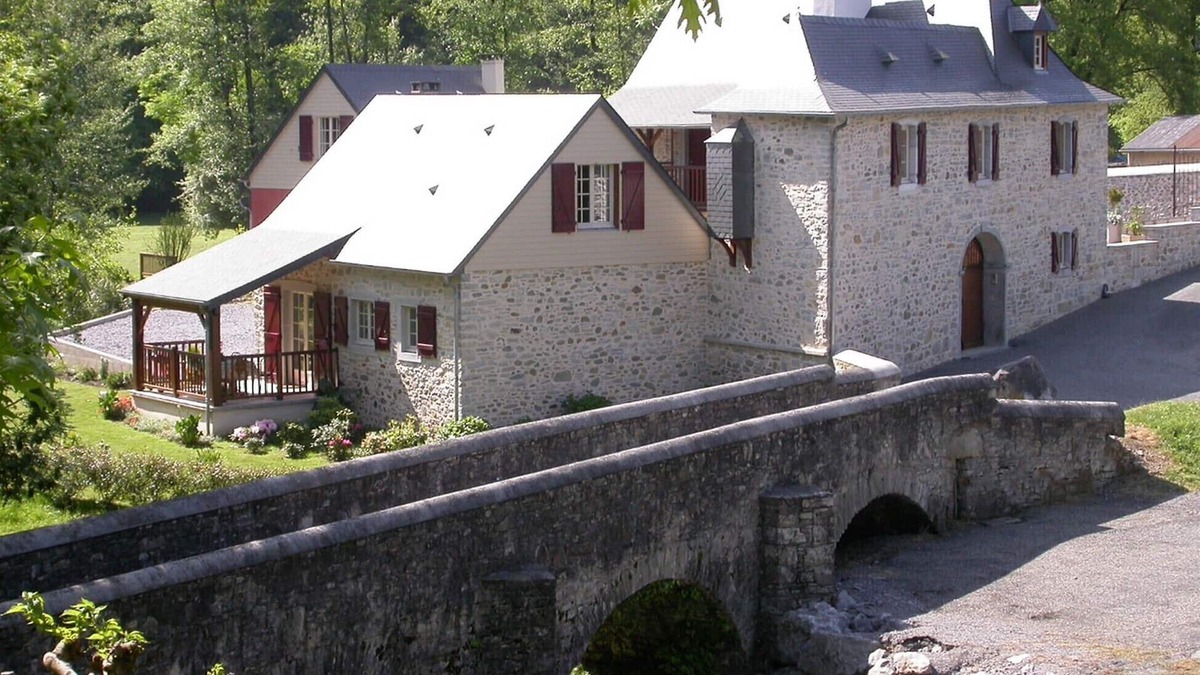 Eysus House | STONE BRIDGE GITE - 1 TO 4 PEOPLE Ranked 3 * by AP label FISHING GÎTE.