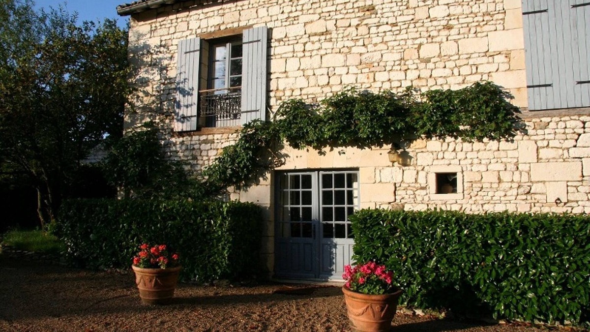 Bournand House | Stone Cottage, 2 bedrooms up to 6, pool, in a XVIIth C Castle, Loire Valley