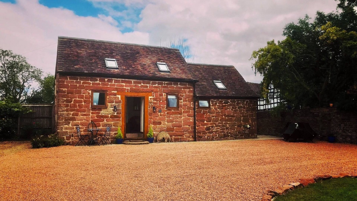 Billingsley House | Stone Cottage. Full of character barn conversion | Pass the Keys