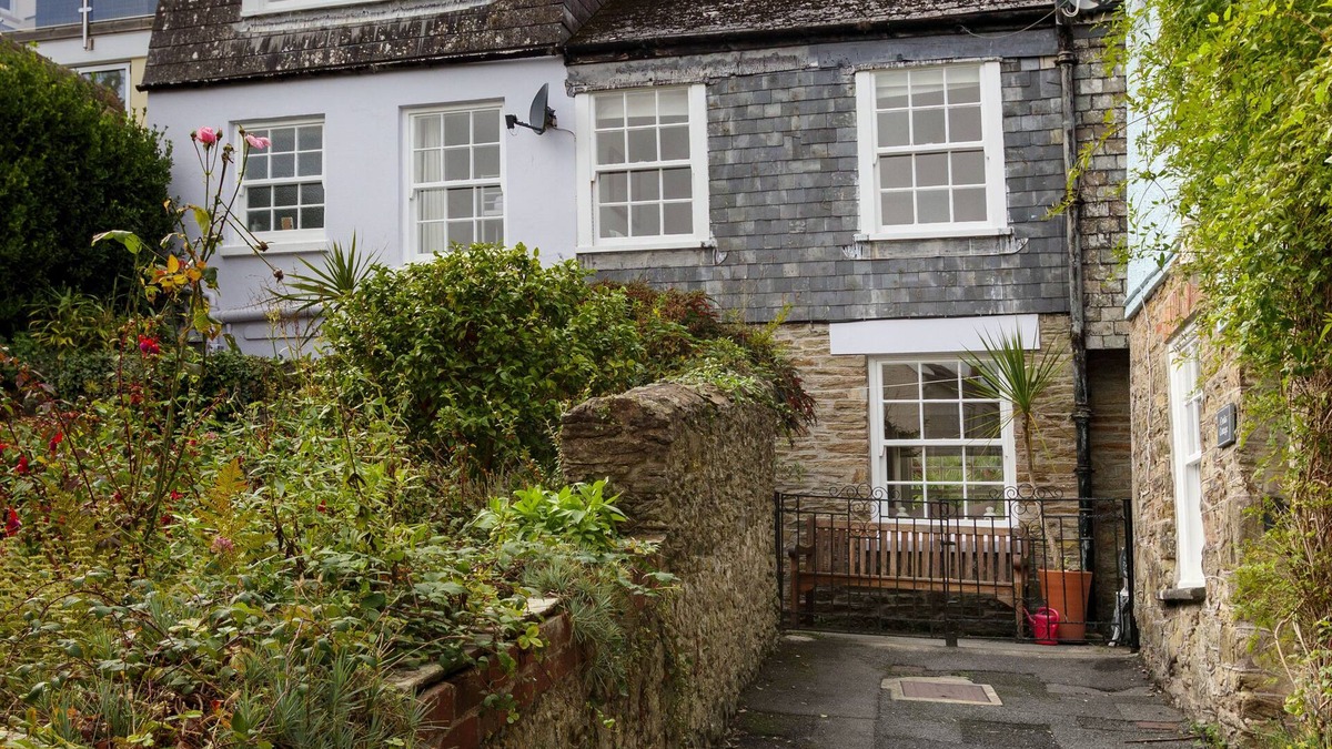 Salcombe Cottage | Stone cottage in central Salcombe sleeps 8
