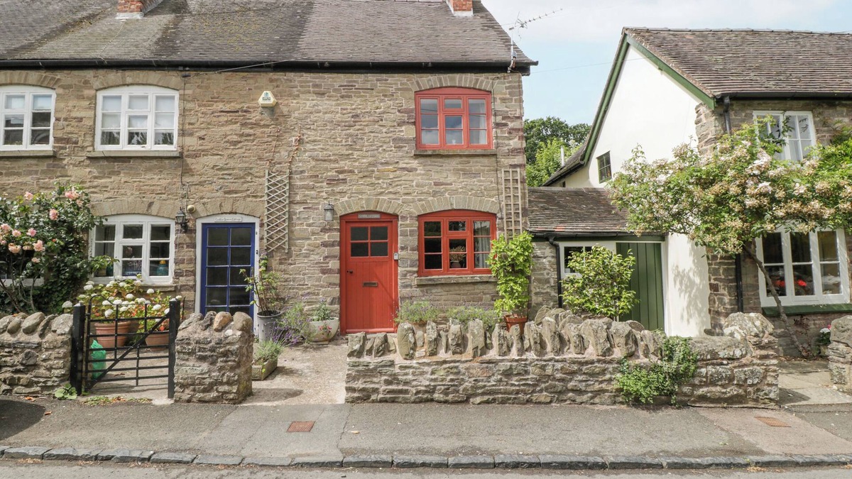 Weobley Cottage | STONE COTTAGE, pet friendly, character holiday cottage in Weobley