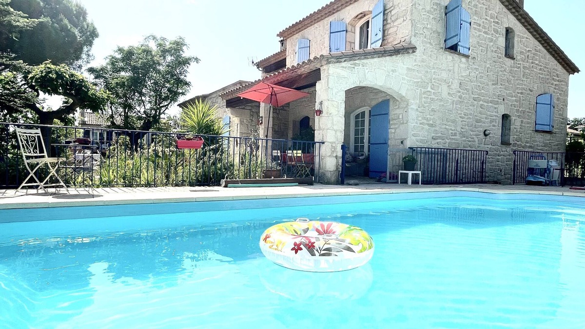 Thezan-les-Beziers House | Stone family villa