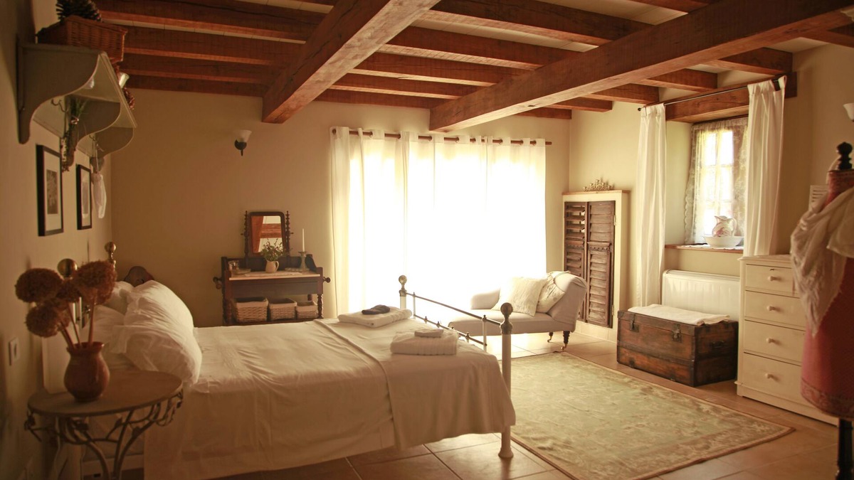 Blanquefort-sur-Briolance House | Stone barn offering luxurious accommodation a short drive from Monpazier.