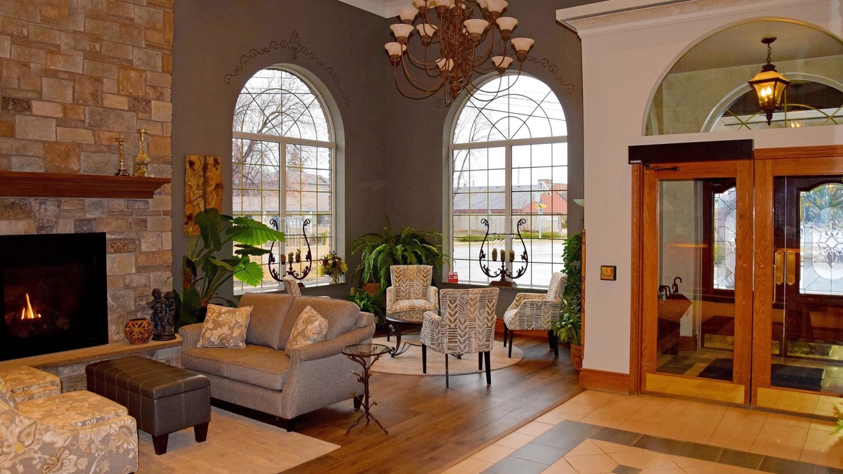 Orillia Hotel | Stone Gate Inn
