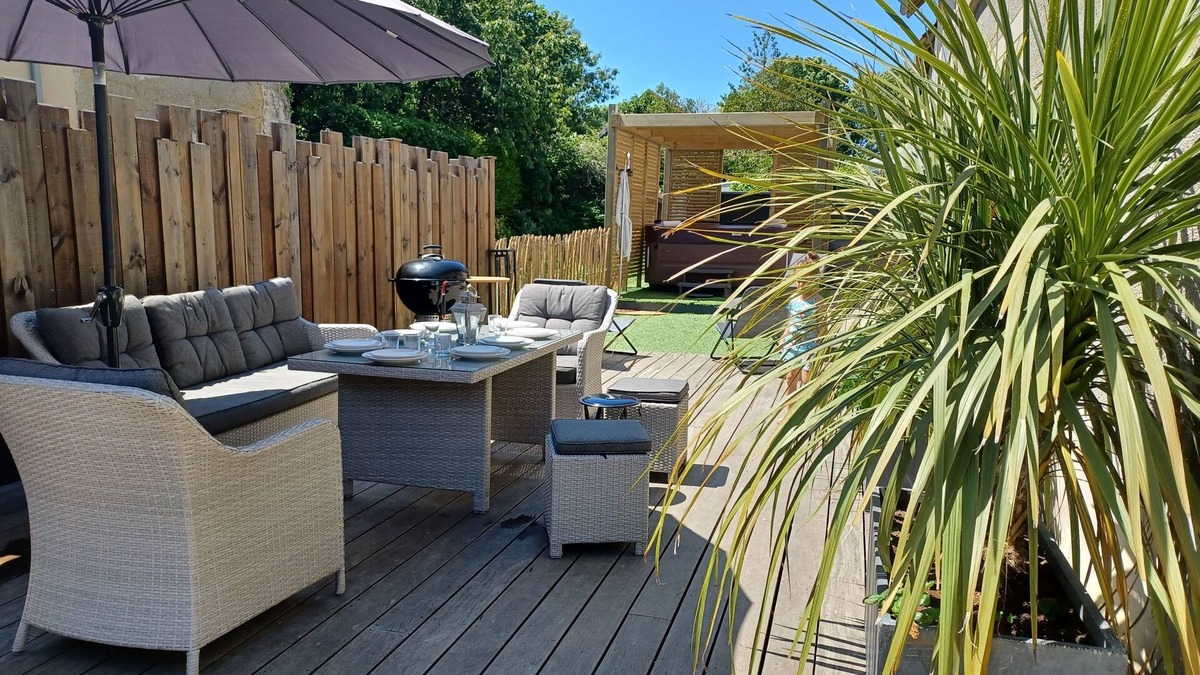 Quettreville-sur-Sienne House | Stone house with jacuzzi 6 km from the beach.