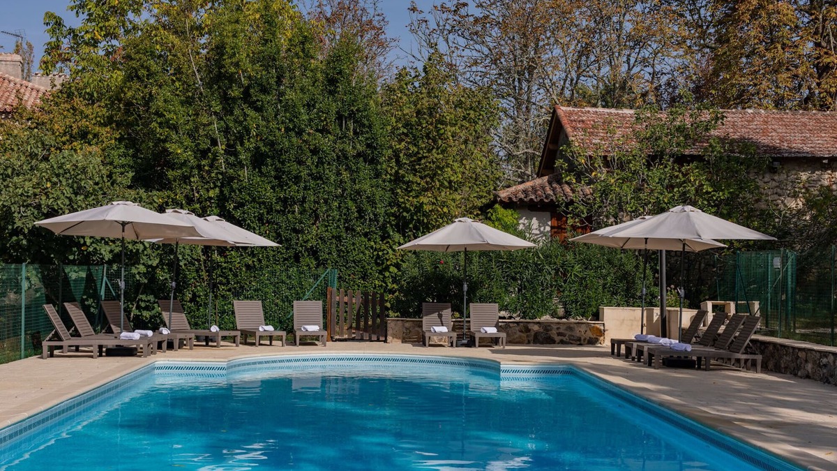Nerac Cottage | Stone holiday house for 6 with pool in a 17ha private park - 30 min from Agen