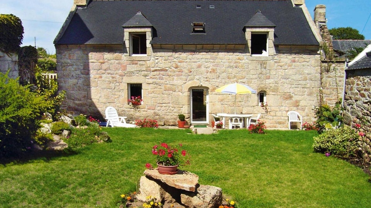 Plouhinec House | Stone House in Kersiny near the Beach