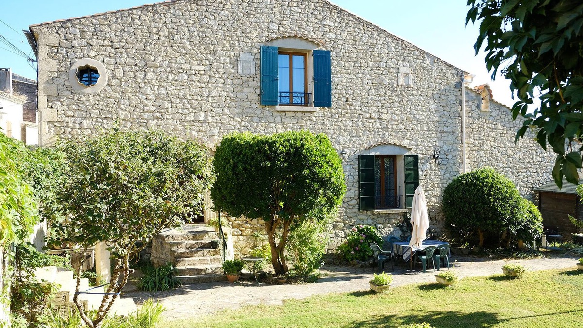 Montfrin House | Stone house in a village of Provence by the river