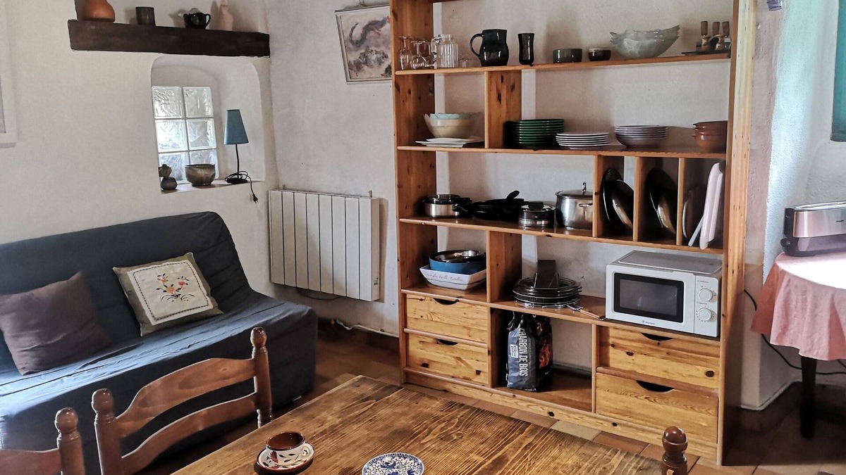 Vissec House | Stone house in the heart of Larzac, free-roaming horses and horse-drawn carriage rides