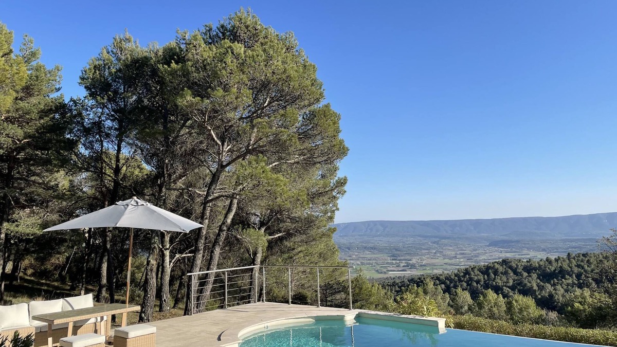 Murs House | Stone house in Luberon, heated infinity pool, patio, near Gordes
