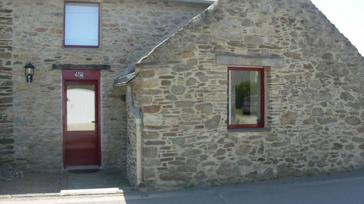 Cancale House | Stone house in peace
