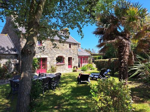 Ploudalmezeau House | Stone House in Portsall near Treompan Beach