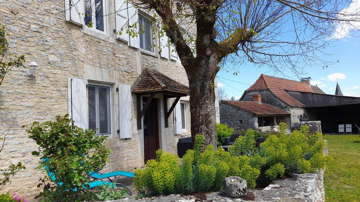 Espedaillac House | Stone house in the heart of an old farmhouse