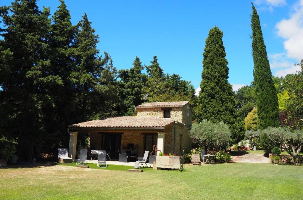 Bedarrides House | Stone House near Châteauneuf-du-Pape Vineyards
