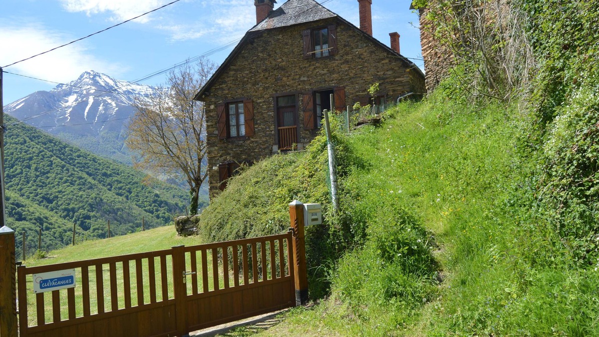 Sentein House | Stone house with character in the heart of the Ariège Natural Park