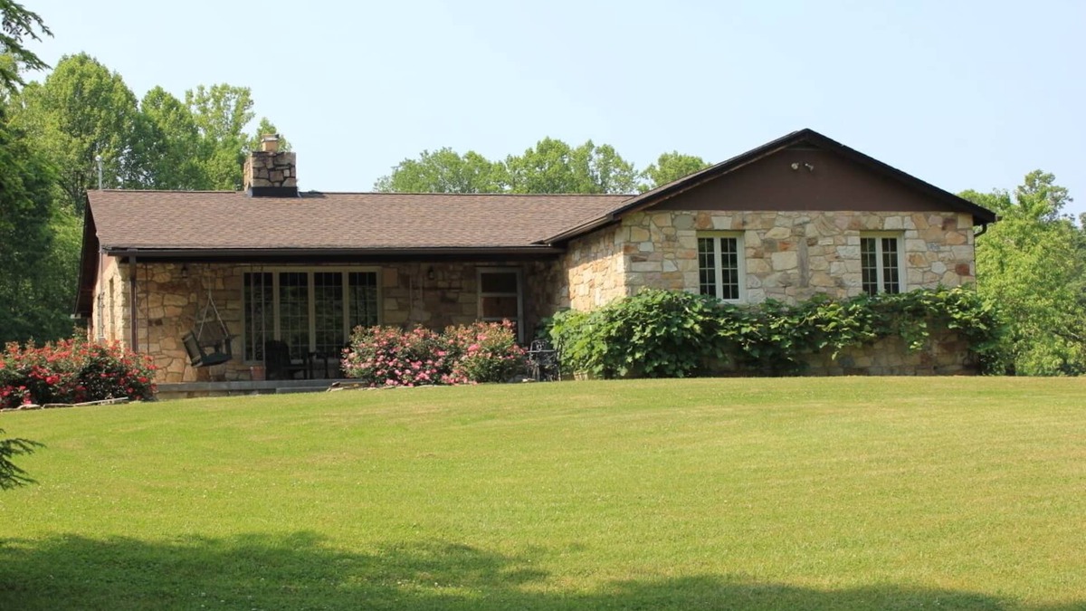 Fayetteville Cabin | Stone Lodge on 25 ac., 2 miles from New River Gorge National Park