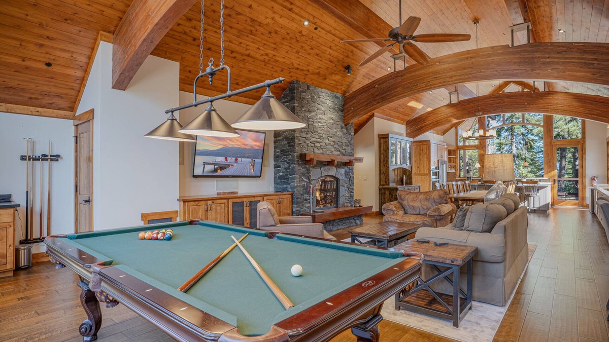 Lake Forest House | Stone Peak Lodge w/Pool Table, Hot Tub, Firepit and Gorgeous Wood + Stonework