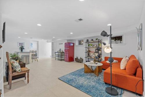 Kingman Park Apartment | Stone's Throw from Capitol Hill Free Parking