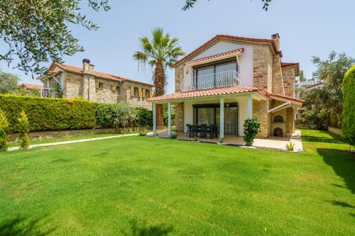 Kusadasi Villa | Stone Villa Near Long Beach & Kusadasi Shopping Mall
