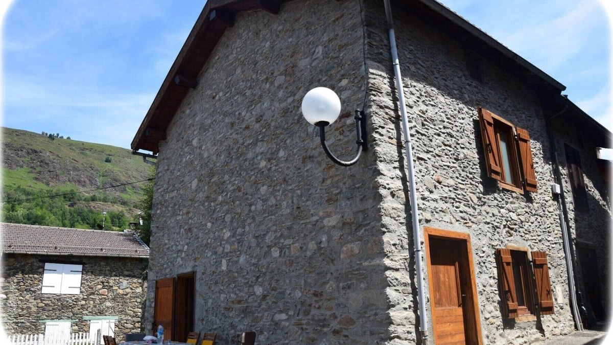 Ignaux House | Stone village house, calm and comfort guaranteed!