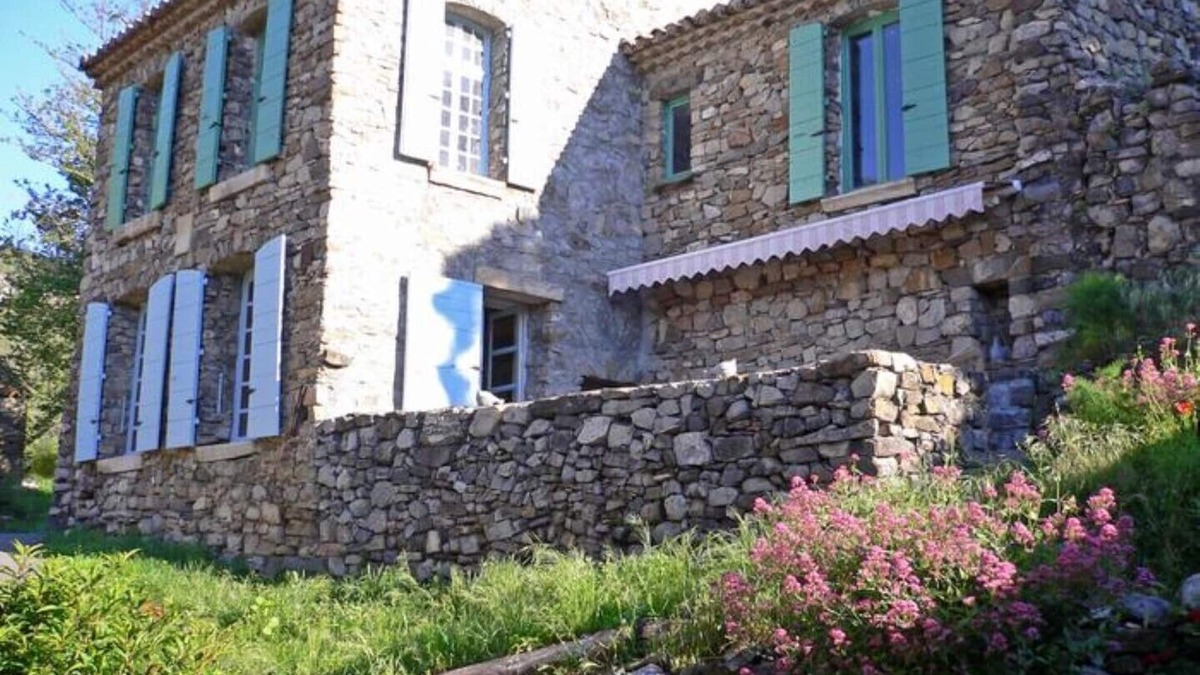 Chabrieres House | Stone village house in the heart of the geological reserve 1