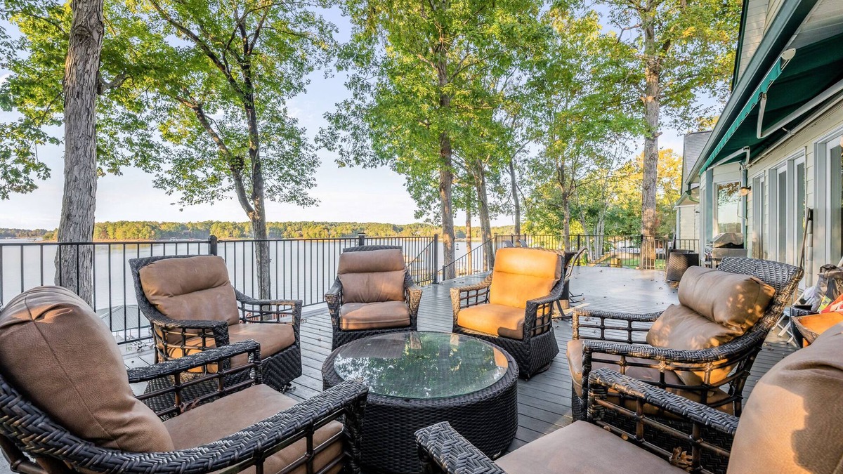 Jasper House | "STONEBROOK COVE" - Easy walk to the dock, boat slip available, Year-round water!