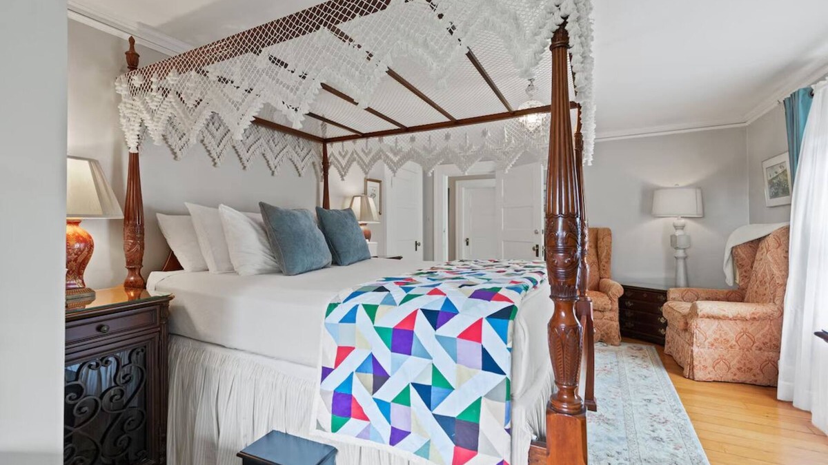 Phippsburg Bed & Breakfast | Stonehouse Manor -Popham Beach B&B - Pond Island Room