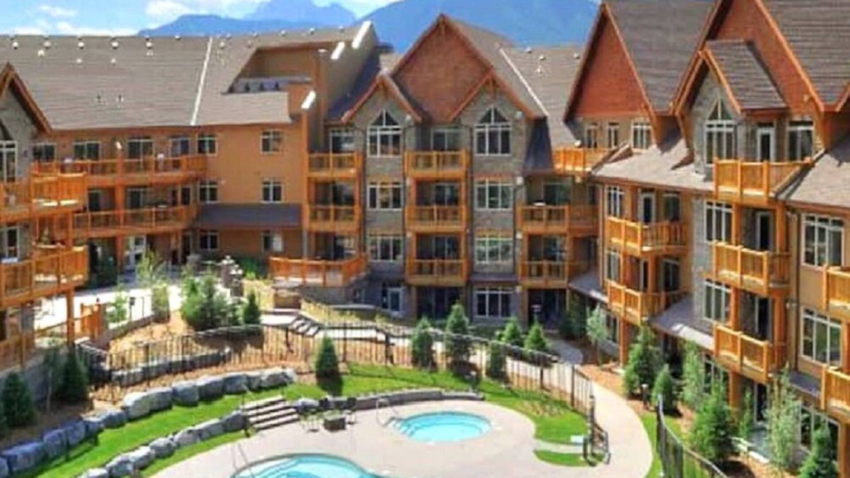Cougar Creek Condo | Stoneridge 2 BDR King Suite★ Hot Tub/Pool/Gym ★Mountain Views ★1100 SQF